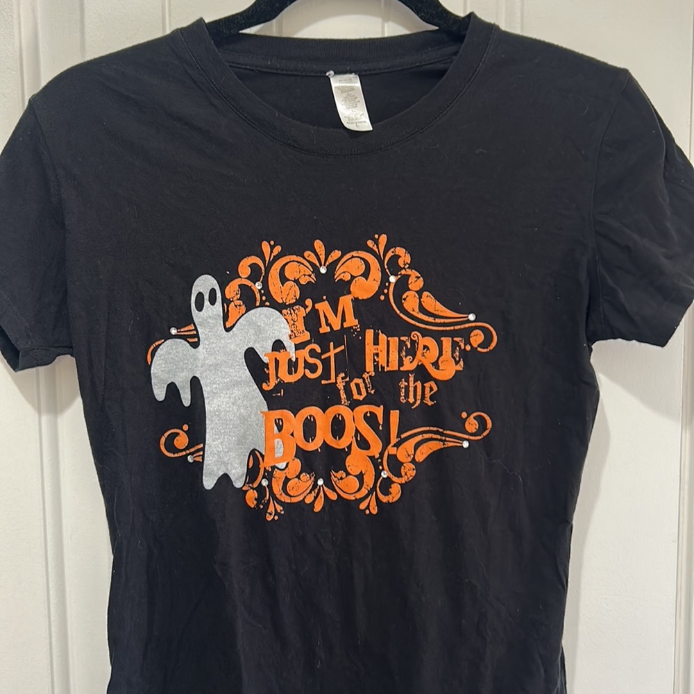 Halloween tee shirt. “I’m just here for the boos” . Black/orange